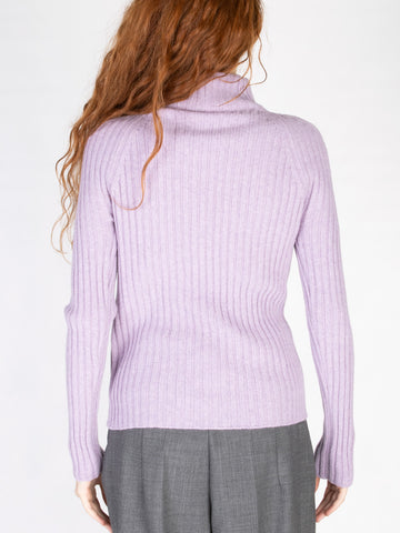 Ribbed sweater with cut-out