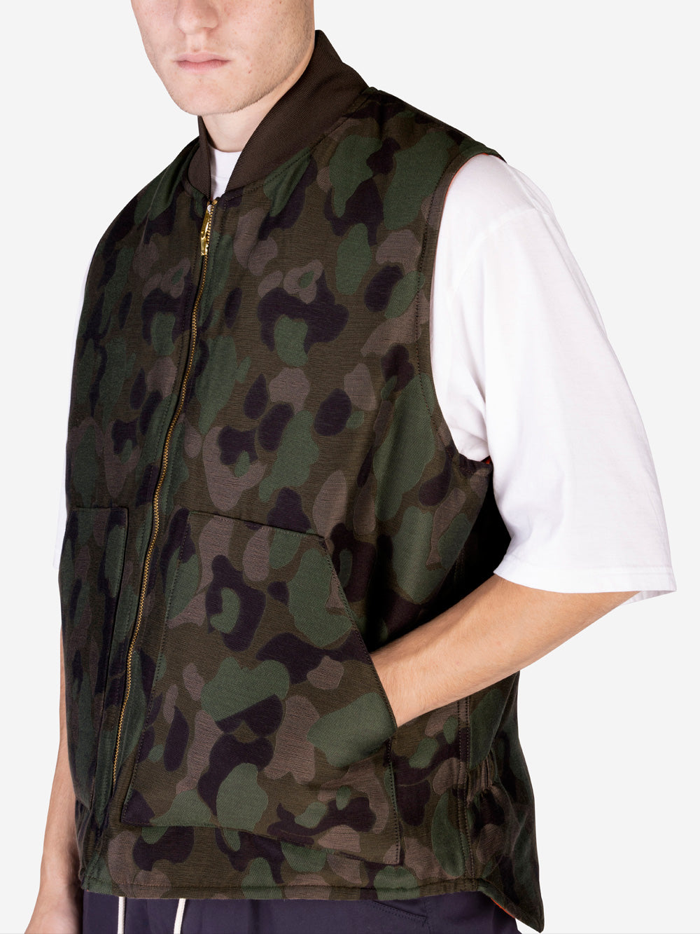 BEAMS PLUS Gilet imbottito con zip Camouflage Urbanstaroma