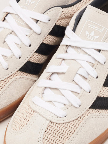 Gazelle Indoor mesh and suede