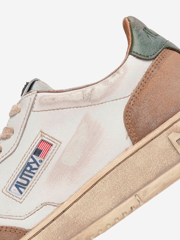 Sneakers Super Vintage Low in pelle bianca e suede distressed