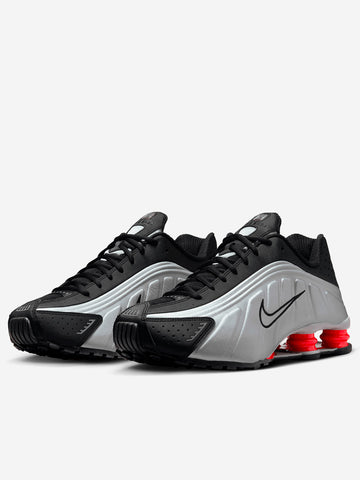 NIKE Shox R4 nere Nero grigio