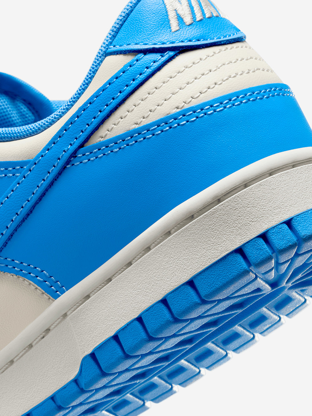 NIKE Dunk Low Retro 'University Blue' Blu Urbanstaroma