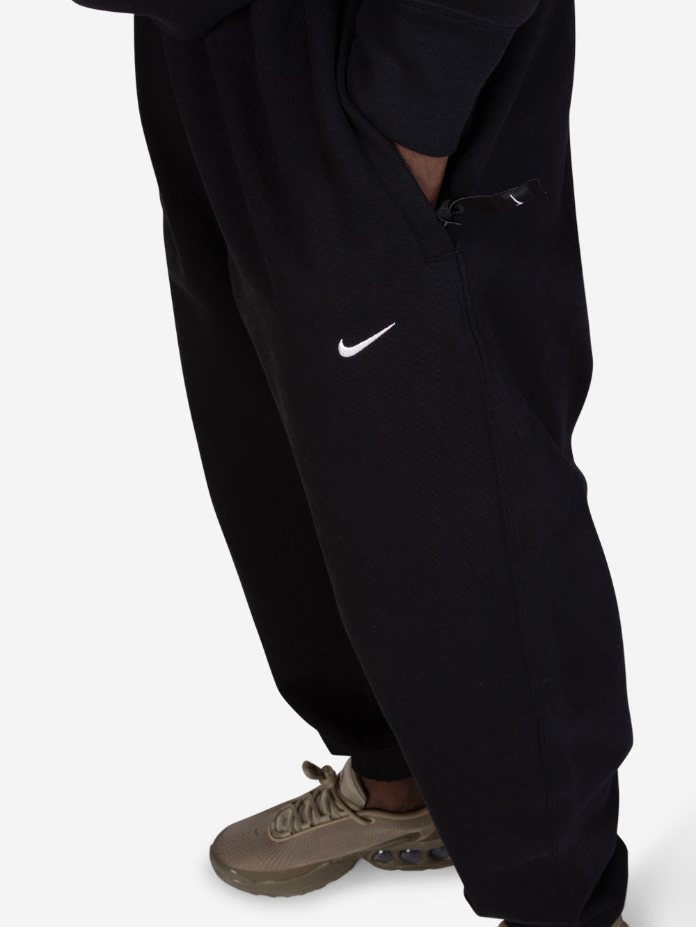 NIKE Pantaloni Solo Swoosh nero Nero Urbanstaroma