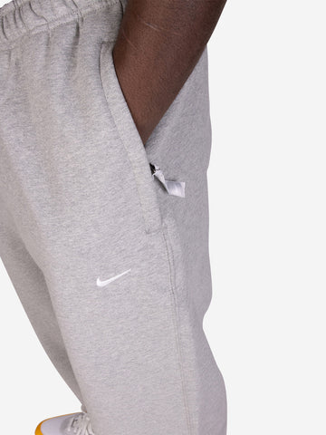 Pantaloni Solo Swoosh grigio