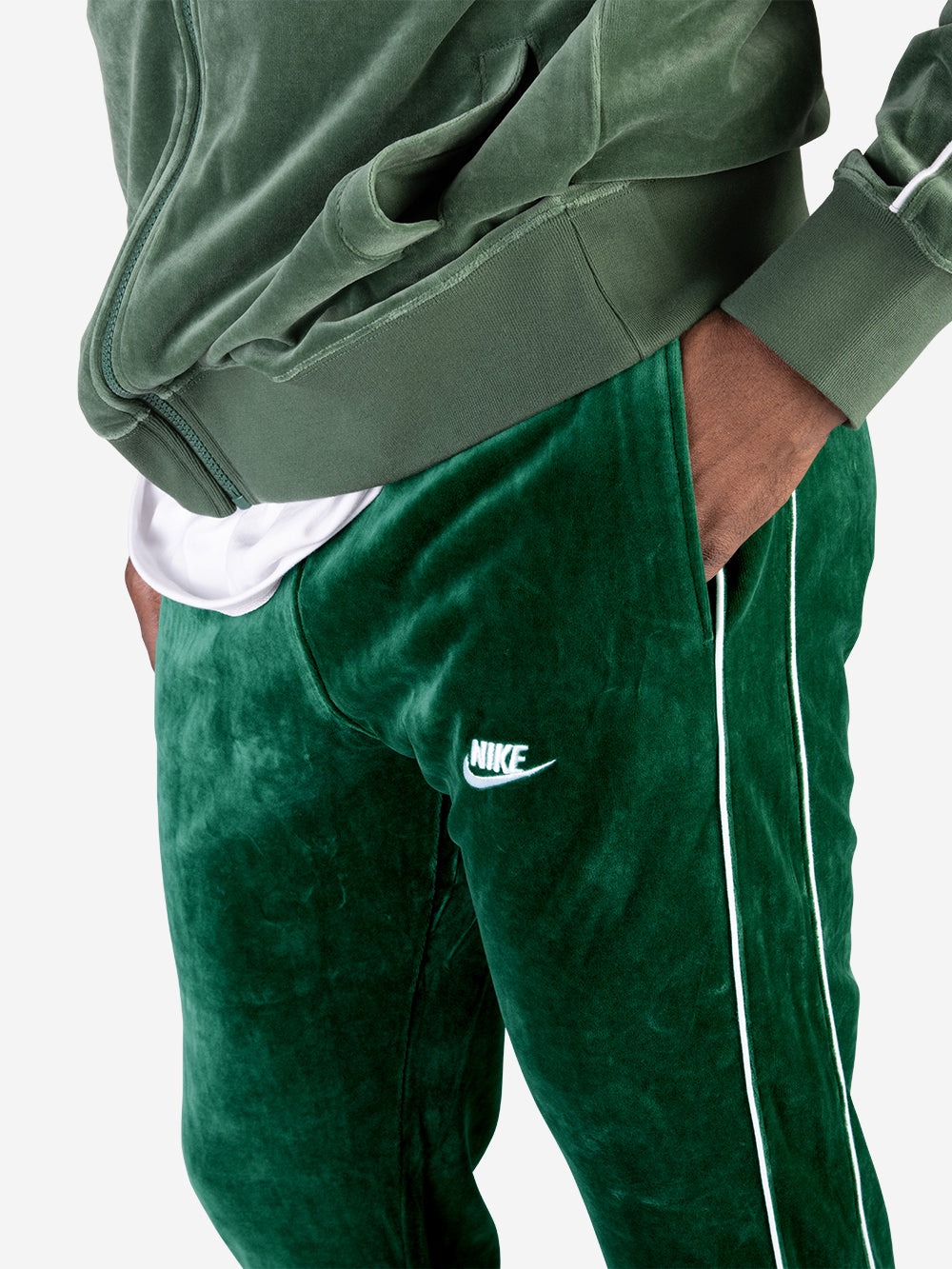 NIKE M Pantaloni Club in velluto Verde Urbanstaroma