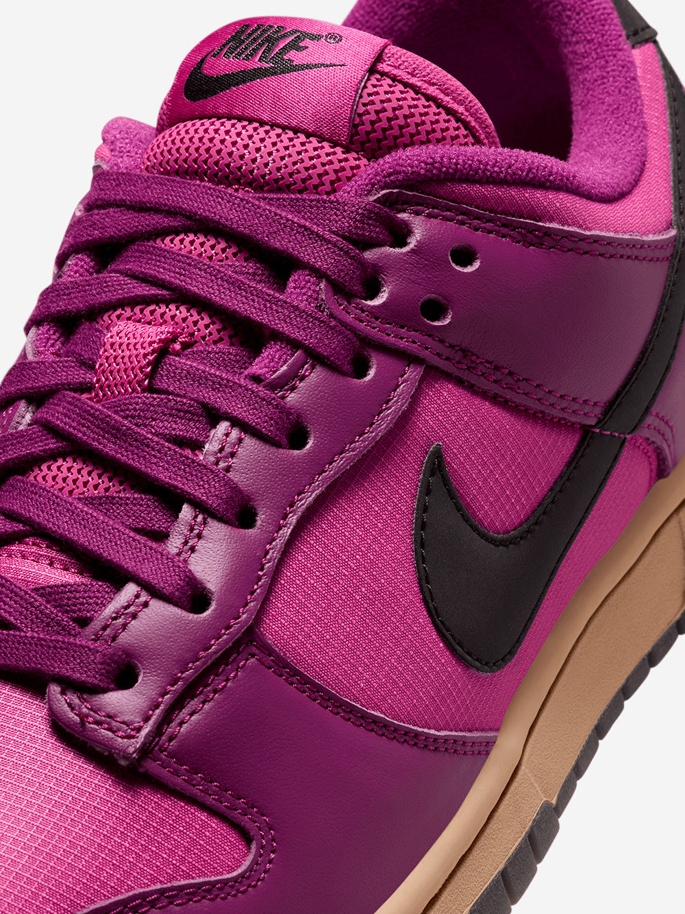 NIKE W Dunk Low 'Viotech Hot Fuchsia' Viola Urbanstaroma