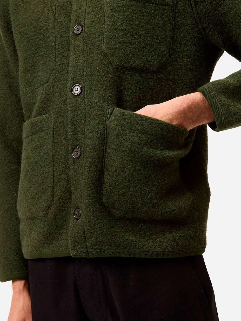 UNIVERSAL WORKS Cardigan fleece oliva Oliva Urbanstaroma