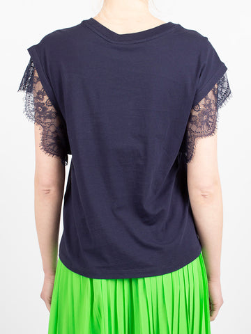 T-shirt with lace sleeves