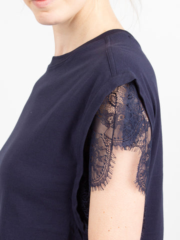 T-shirt with lace sleeves