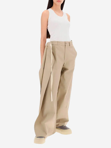 Weite beige Gabardine-Hose