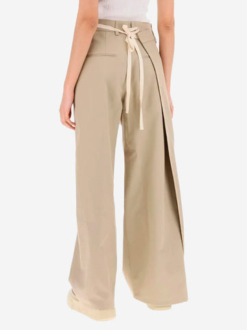 Weite beige Gabardine-Hose