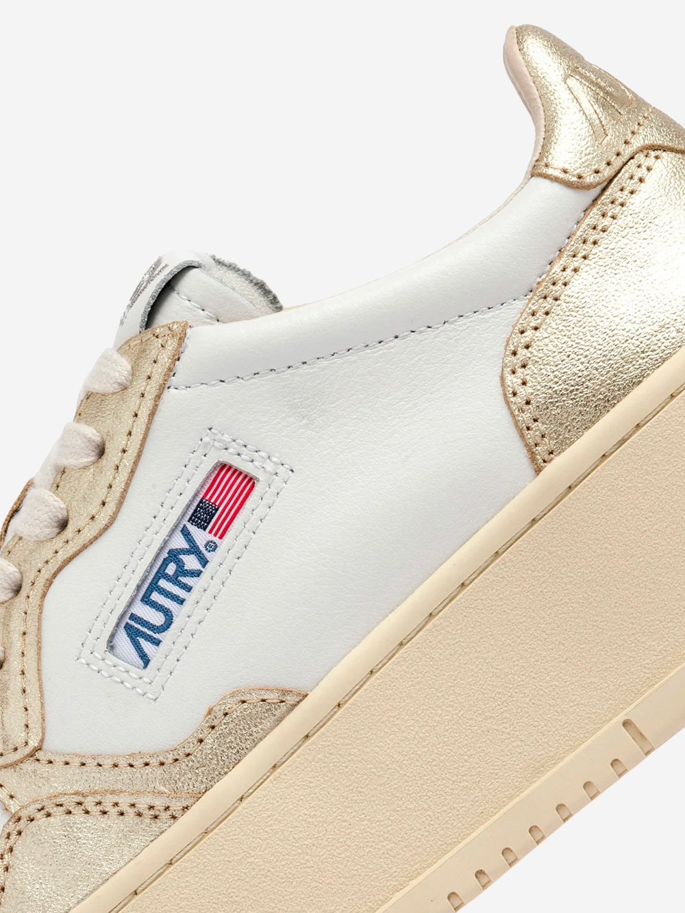 AUTRY W Medalist Platform Low in pelle bianca e oro Bianco oro Urbanstaroma