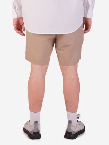 Beigefarbene Nylonshorts von Kiltic