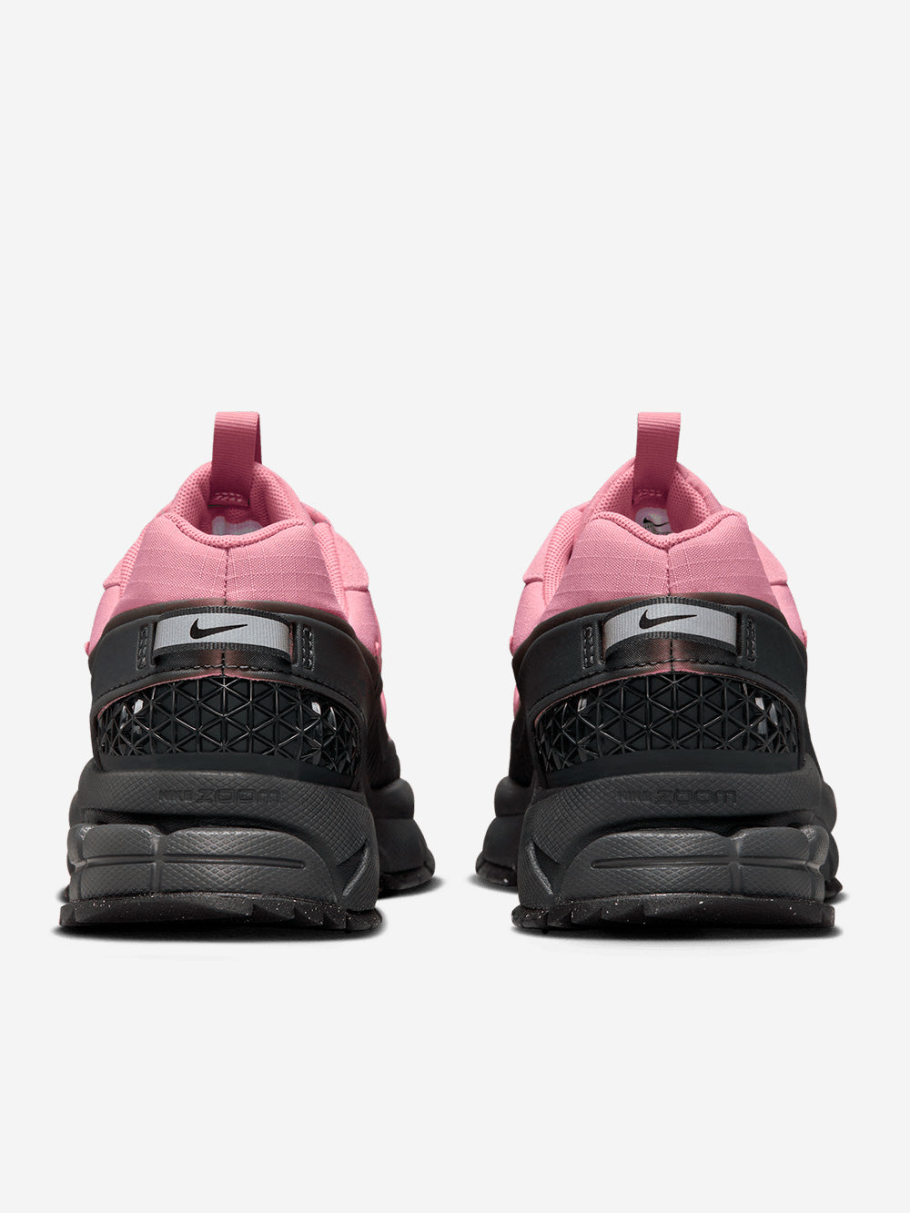 NIKE W Zoom Vomero Roam 'Elemental Pink' Rosa Urbanstaroma