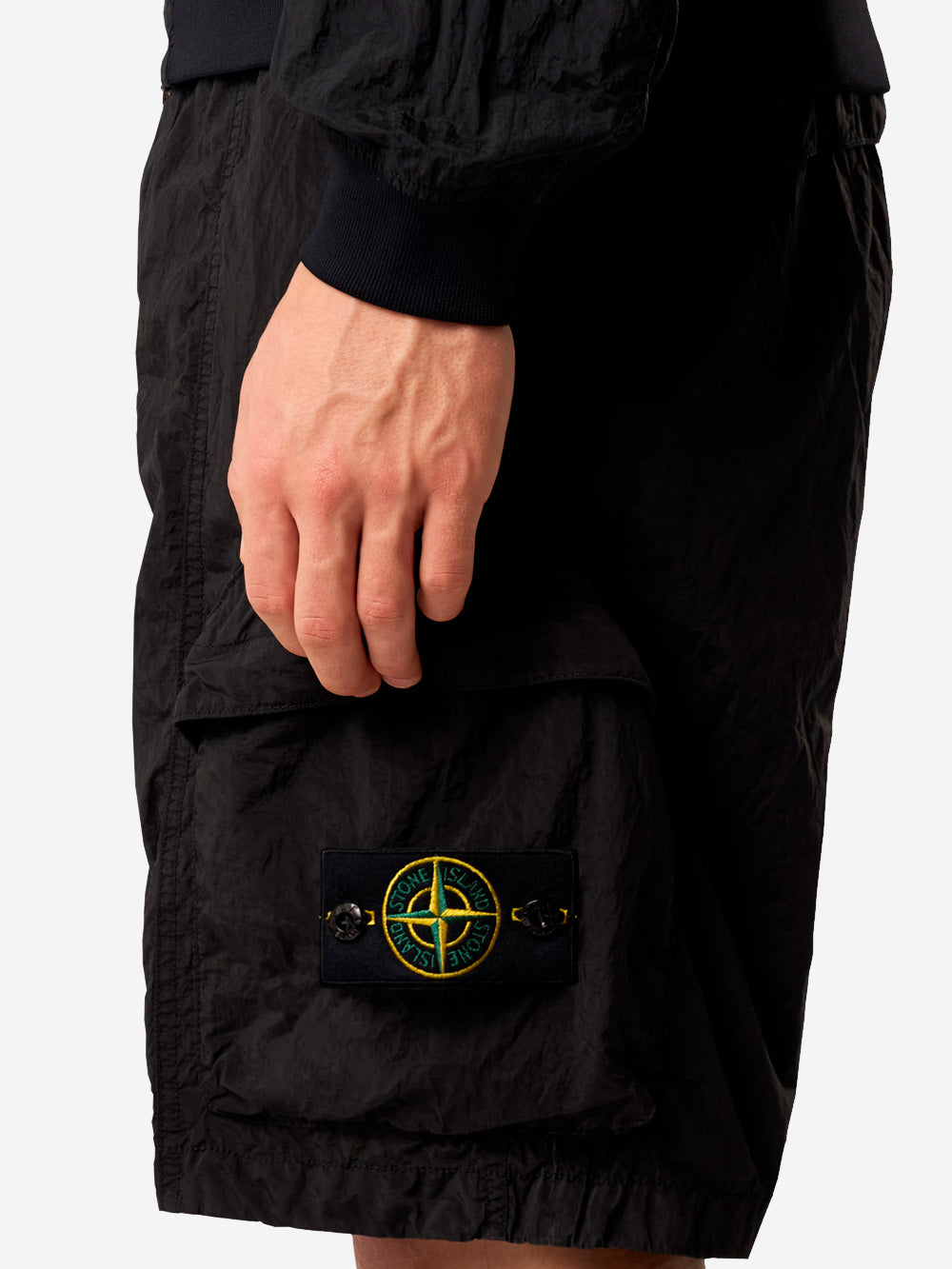 STONE ISLAND Bermuda cargo nylon metal neri con badge Compass Nero Urbanstaroma