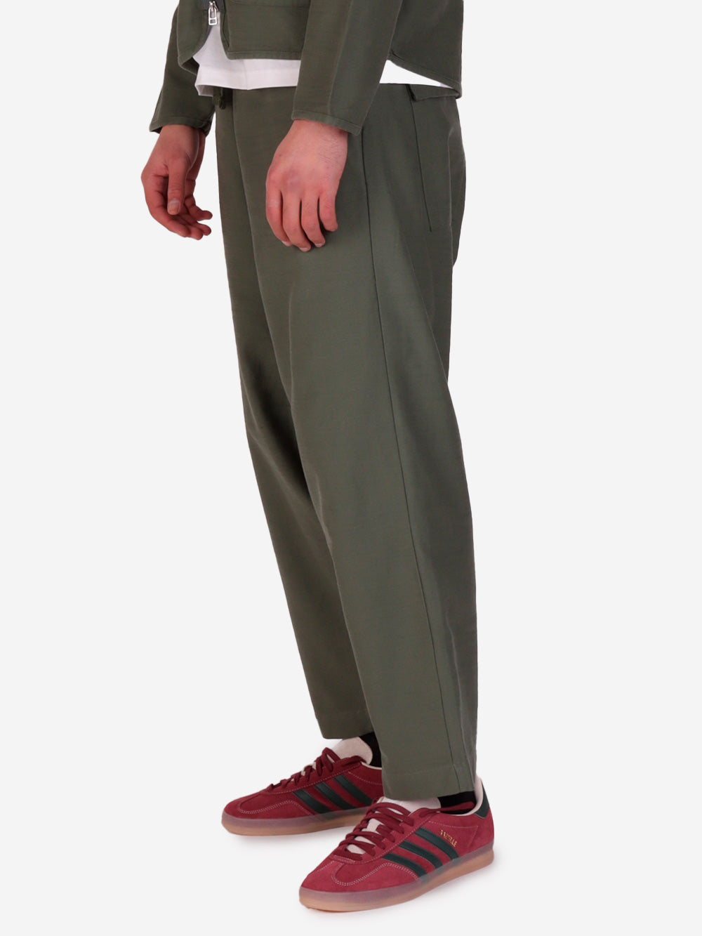 UNIVERSAL WORKS Pantaloni verdi Braga Verde Urbanstaroma