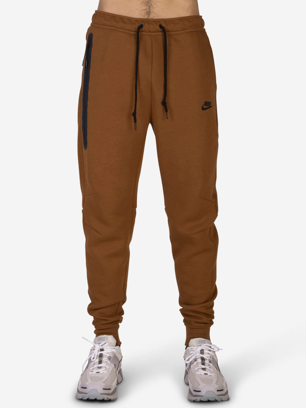 NIKE Pantaloni Tech Fleece Marrone Urbanstaroma